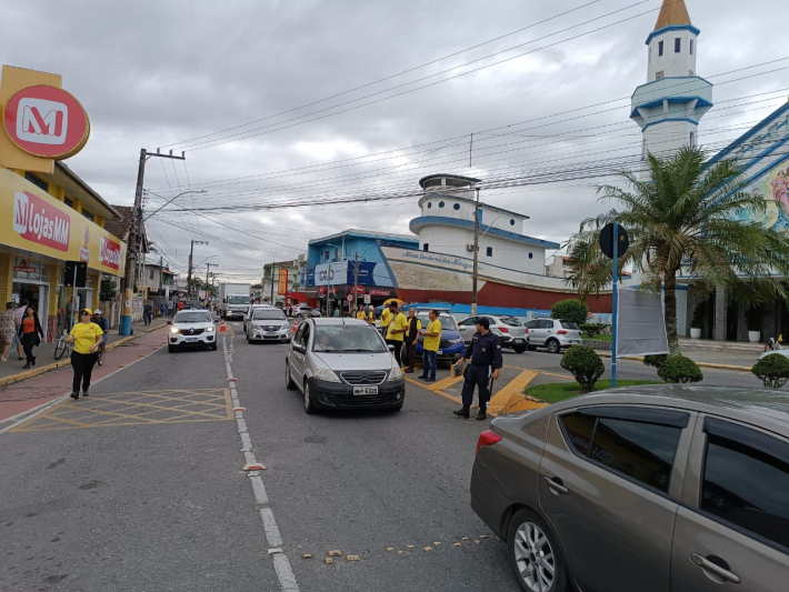 Maio Amarelo: Navetran realiza ação de conscientização no trânsito em Navegantes