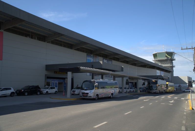 Procon fiscaliza aeroporto de Navegantes