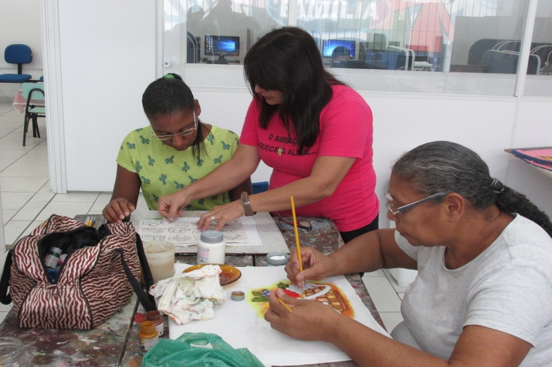 Assistência Social pretende priorizar os cursos de artesanato às mulheres do Bolsa Família
