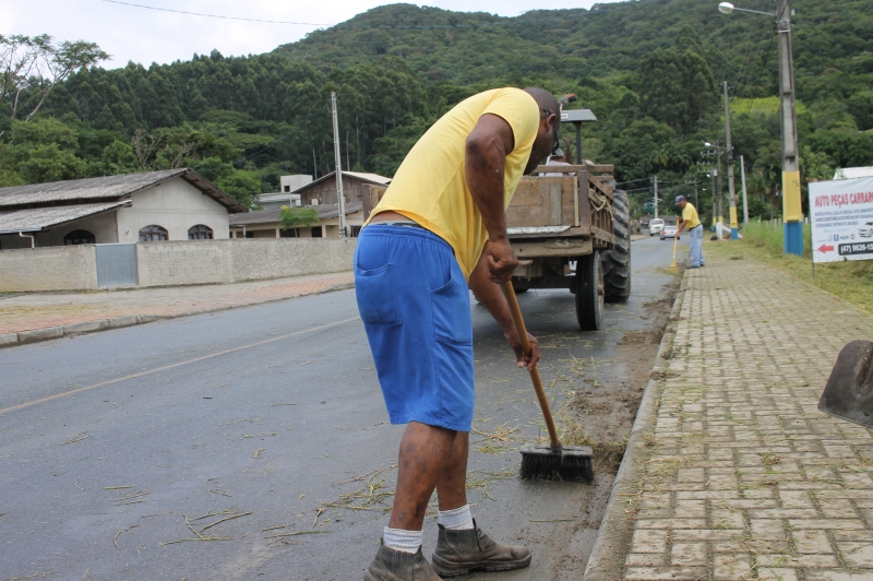 Secretaria de Obras realiza melhorias no bairro Pedreiras