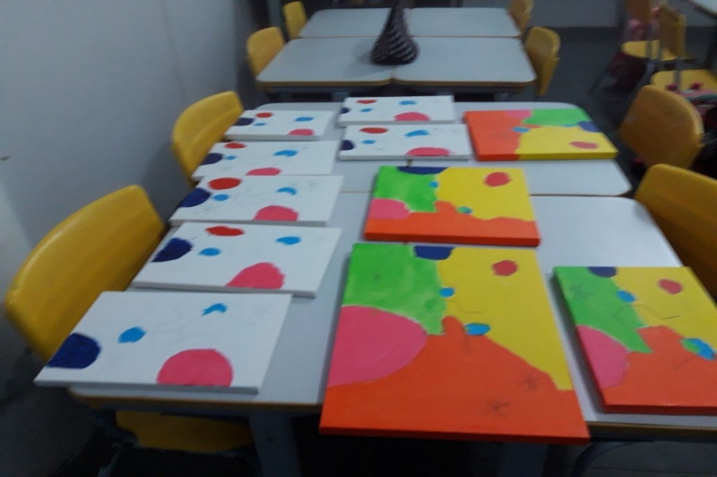  Escola realiza exposição baseada nas obras do artista Joan Miró