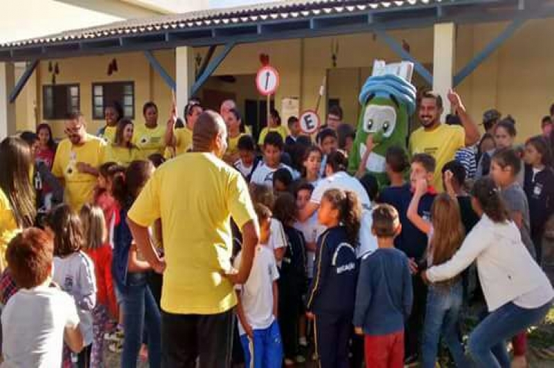 Empresa de Navegantes realiza atividades alusivas ao trânsito no Cidade da Criança