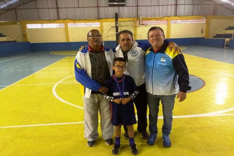 FME em parceria com o professor Adão promoveram os Jogos do Futsal Infantil