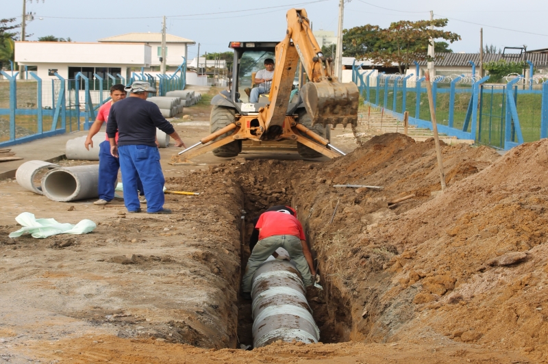 Município realiza obras de drenagem na região do Aeroporto