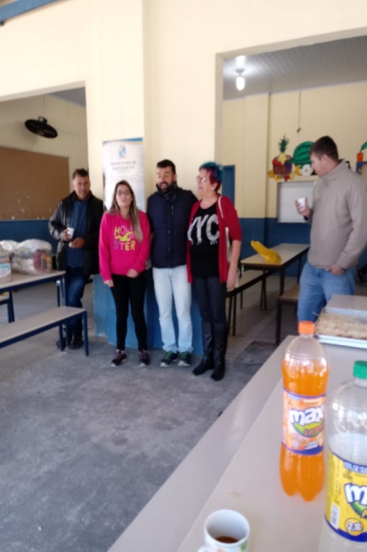 Escola particular realiza doação de alimentos no Cidade da Criança