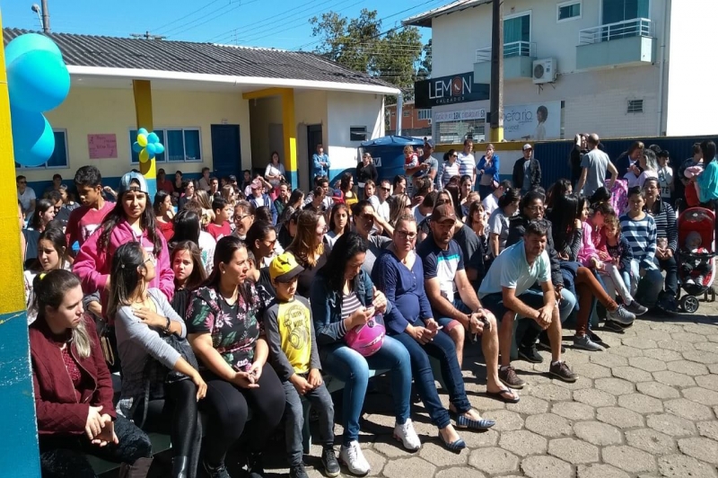 Escola municipal completa 30 anos de fundação com festa para a comunidade
