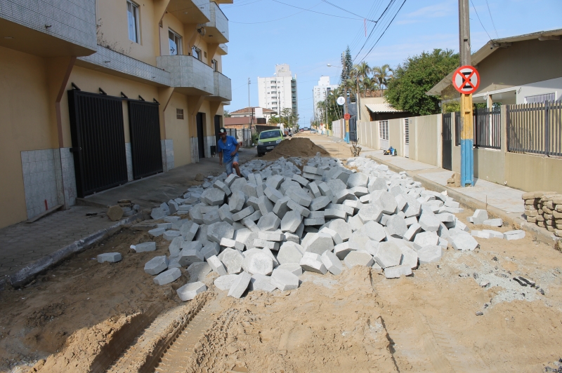 Obras de melhorias na Rua Manoel Cândido Couto devem ser concluídas em 20 dias