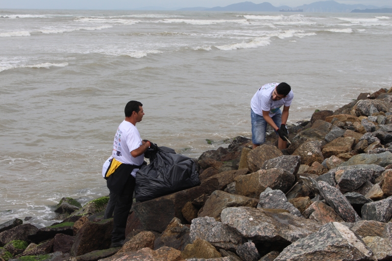 Limpando o Mundo em Navegantes recolheu 1360 Kg de lixo