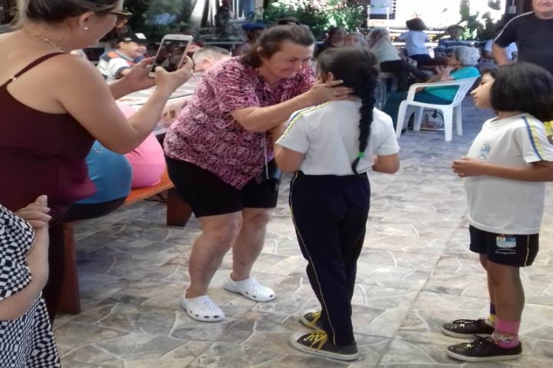 Alunos do bairro São Paulo arrecadam donativos para distribuir a idosos