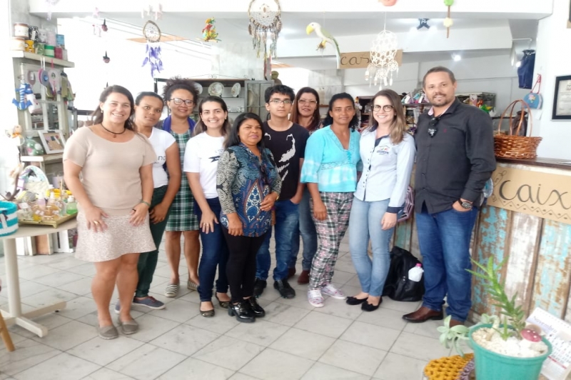 Participantes da oficina sobre empreendedorismo e cooperativismo visitam o CEPESI em Itajaí