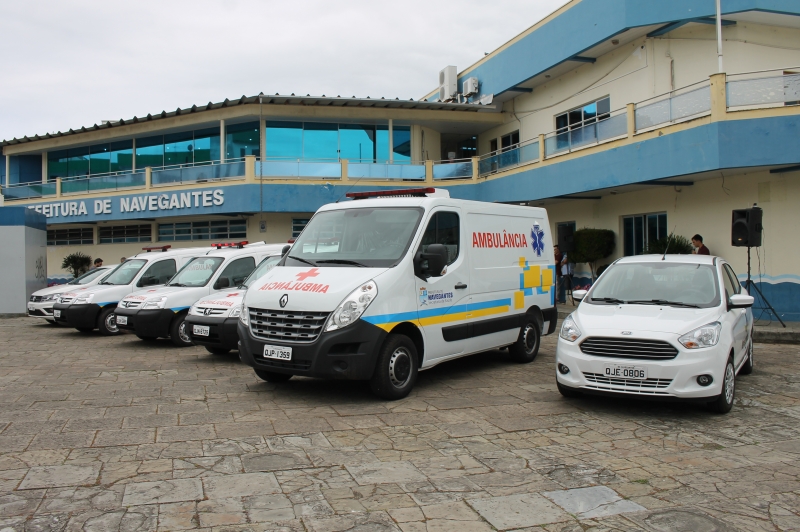 Prefeitura adquire quatro novas ambulâncias e dois veículos para serviço das secretarias 