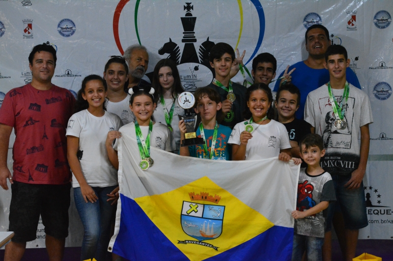 Equipe de Xadrez da FME é destaque em competição realizada na cidade de Massaranduba