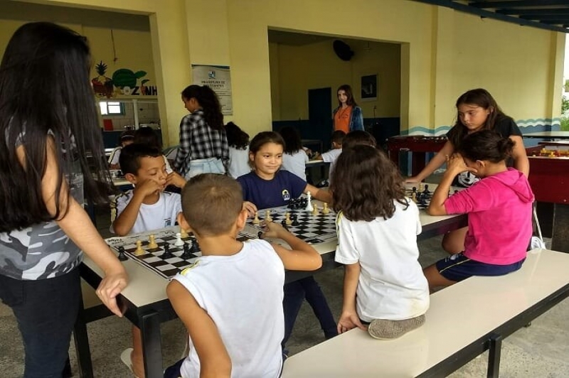 Xadrez da FME de Navegantes ultrapassa 100 alunos nas escolinhas do município