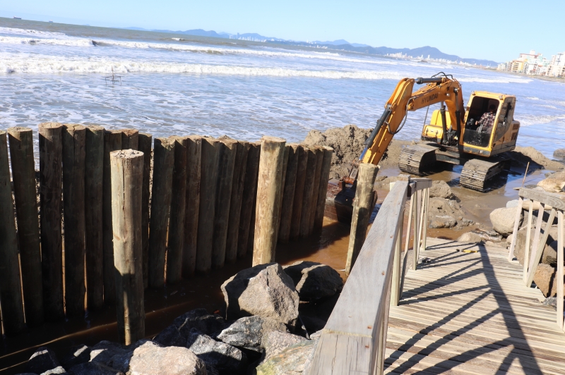 Novas rampas de acesso à Praia de Gravatá ganham proteção contra ressacas