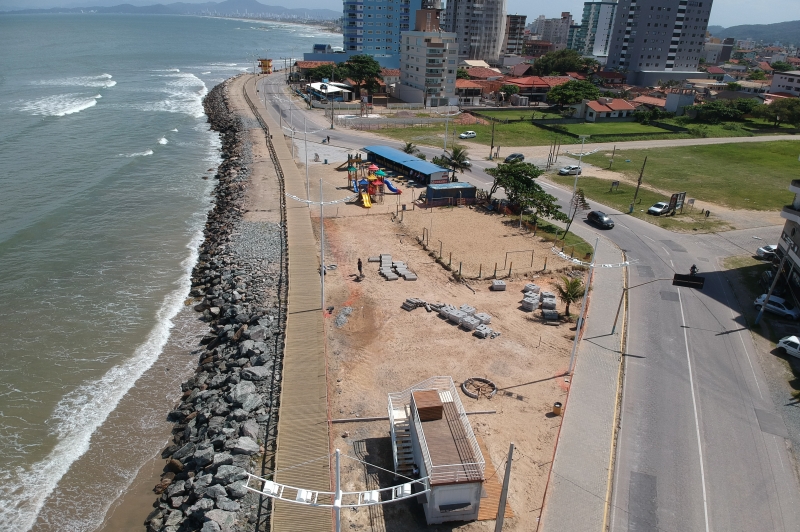 Praça da Praia de Gravatá começa a ser revitalizada