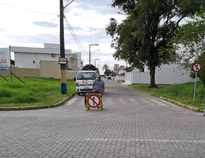 Rua Antônio Manoel Honório passa a ter sentido único