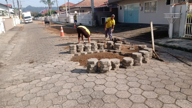 Prefeitura realiza operação tapa buracos em vias públicas