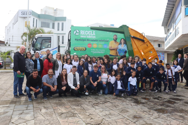 Navegantes lança oficialmente o serviço de coleta seletiva do lixo