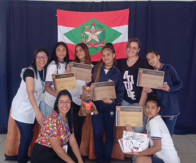 Escola Maria Hostim realiza formatura dos alunos multiplicadores do Projeto Defesa Civil na Escola