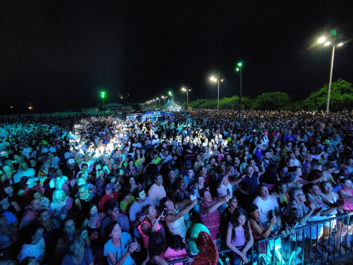 Lançamento do Carnaval 2023 de Navegantes anima público com show de Neguinho da Beija-Flor