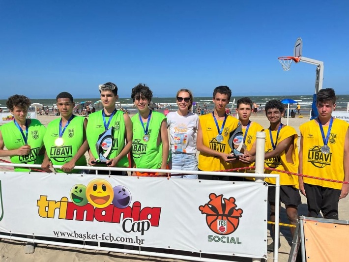 Público prestigia a 2° edição de basquete de praia na Arena de Verão, em Navegantes