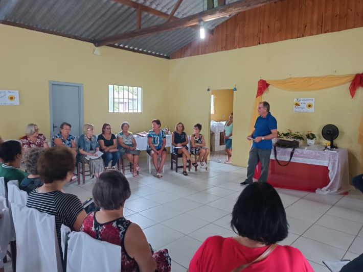 Assistência Social realiza reunião com coordenadores de grupos de idosos de Navegantes
