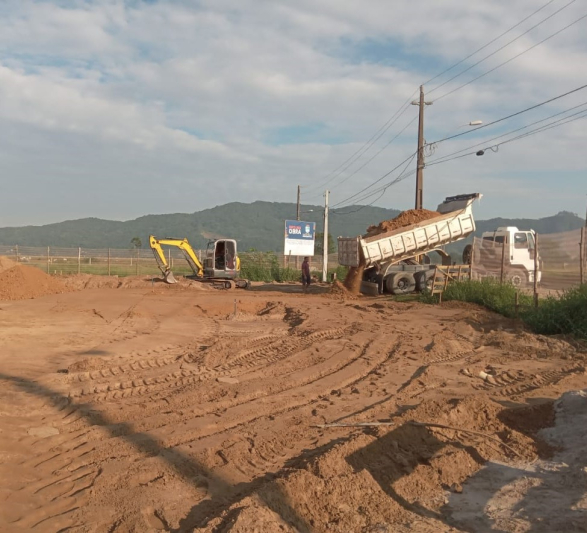 Obras de instalação do reservatório de água avançam no bairro Gravatá