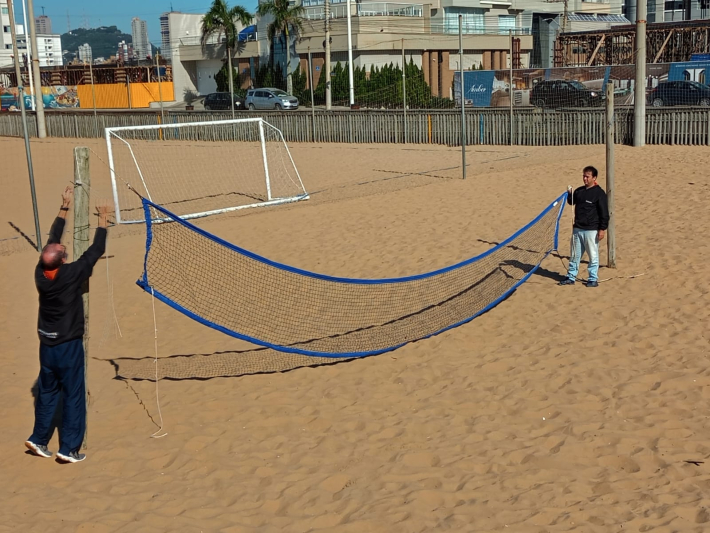 Rede furtada da arena da Praia Central de Navegantes é devolvida