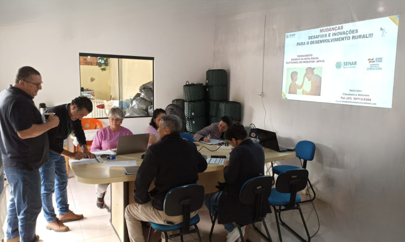 Produtores e pescadores de Navegantes participam de treinamento para utilização da Nota Fiscal Eletrônica