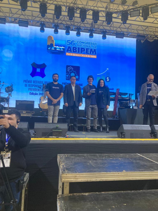 NavegantesPrev recebe premiações nacionais de gestão no 56º Congresso Nacional da ABIPEM