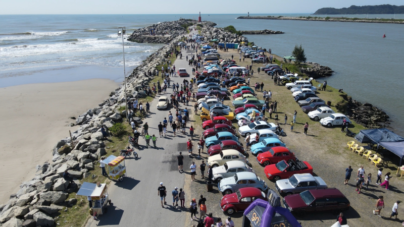Cinco mil pessoas passaram pelo 1º Encontro de Carros Antigos de Navegantes