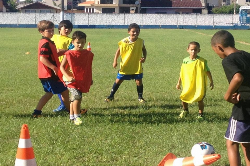 Abertas inscrições para escolinha de futebol do projeto Virando o Jogo
