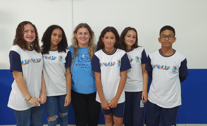 Escola Maria Ivone é premiada na feira de ciências Escola Azul 2023