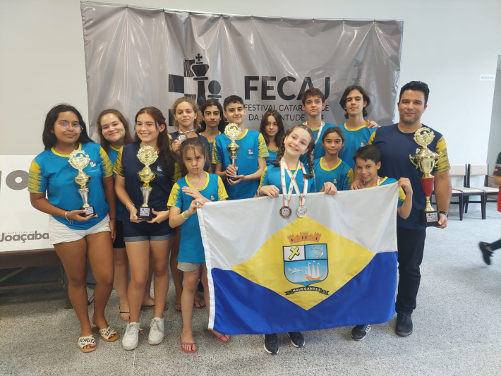 Atletas de Navegantes são campeões em campeonato estadual de xadrez