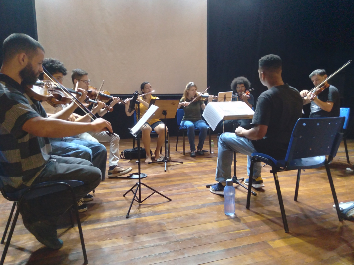 Orquestra de Câmara de Navegantes faz concerto gratuito no Cineteatro Municipal no domingo (28)