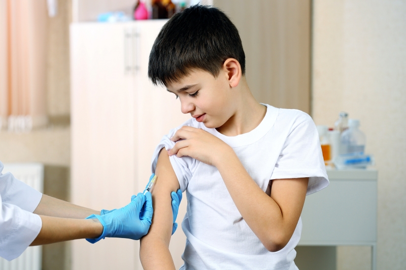 Município já dispõe de vacinas contra HPV e Meningite para meninos de 12 e 13 anos