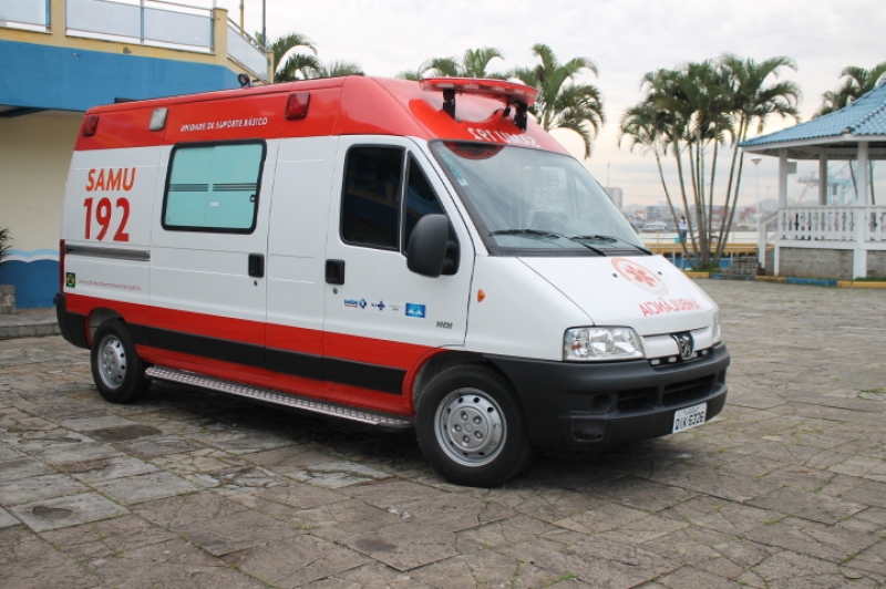 Nova ambulância é entregue ao SAMU