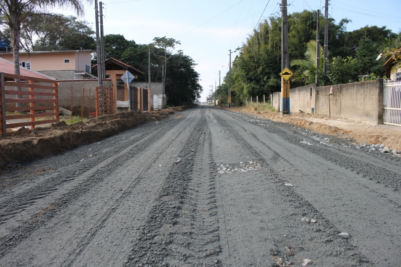 Novo trecho da Rua Gervásio de Souza recebe pavimentação