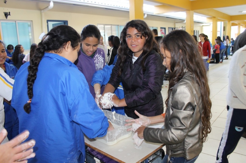 Escola Municipal realiza 7ª Feira de Ciências na Meia Praia
