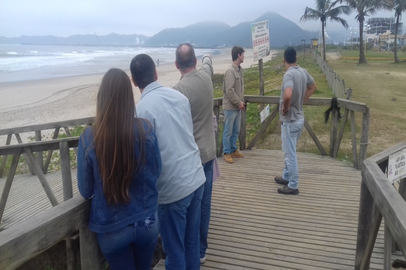 Prefeitura de Navegantes faz projeto para concessão de pontos de venda na praia 