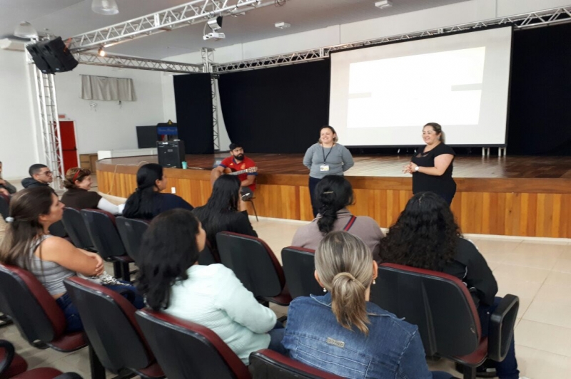 Fundação realiza reunião para os pais da Escola de Artes Dona Bentica