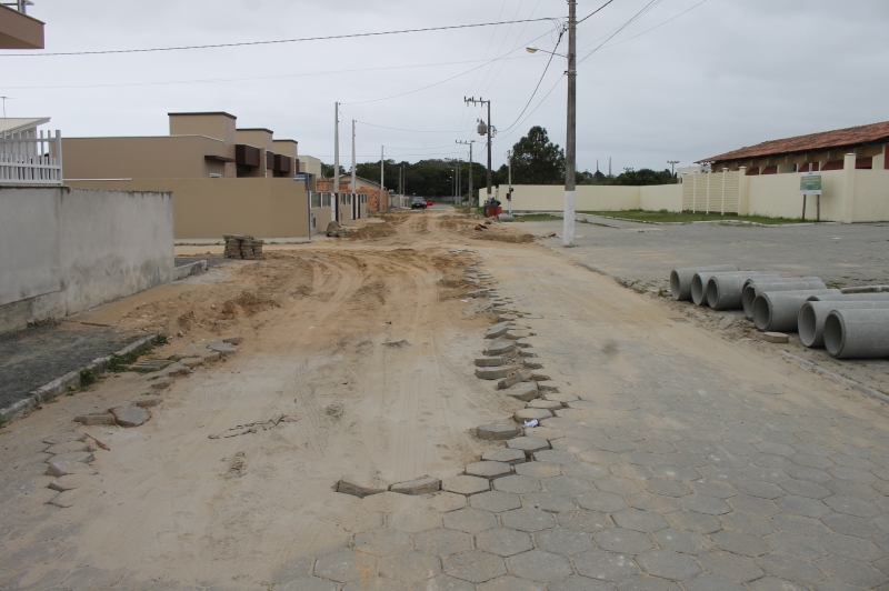 Prefeitura realiza drenagem e repavimentação em diversas ruas do município