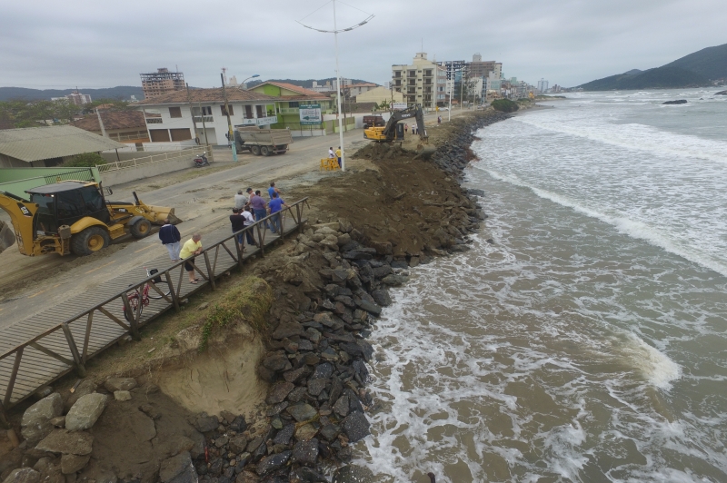 Defesa Civil avalia em R$ 358 mil obras de reparo na Praia do Gravatá