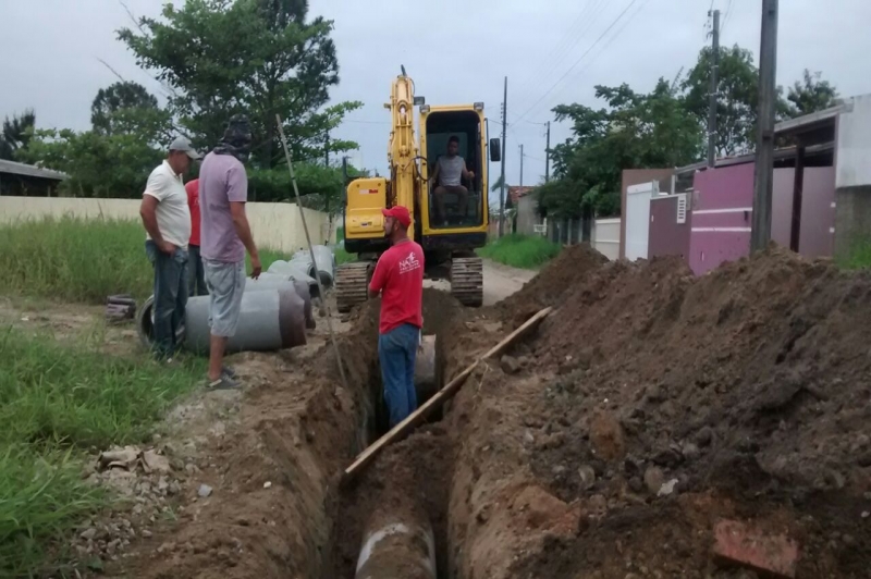 Ruas do Gravatá recebem novo sistema de drenagem