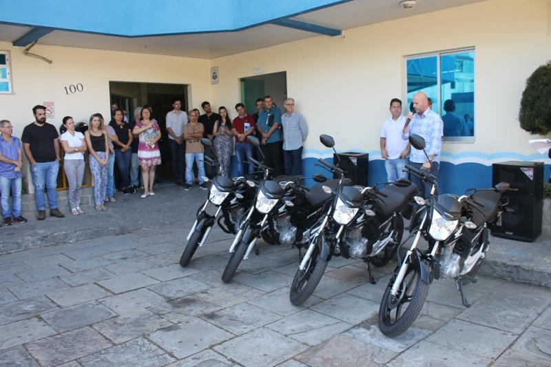 SESAN entrega motos para leituristas 